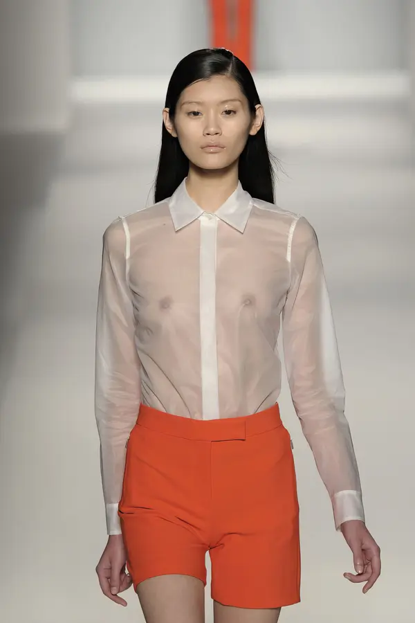 超模奚梦瑶露点走秀@Max Mara Ready to Wear Spring 2011 Vogue Fashion Week