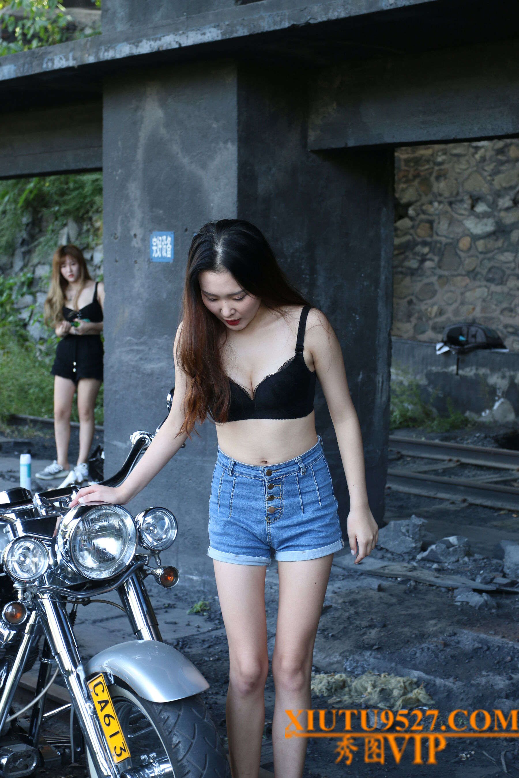 国模千柳&谷灵人体私拍套图